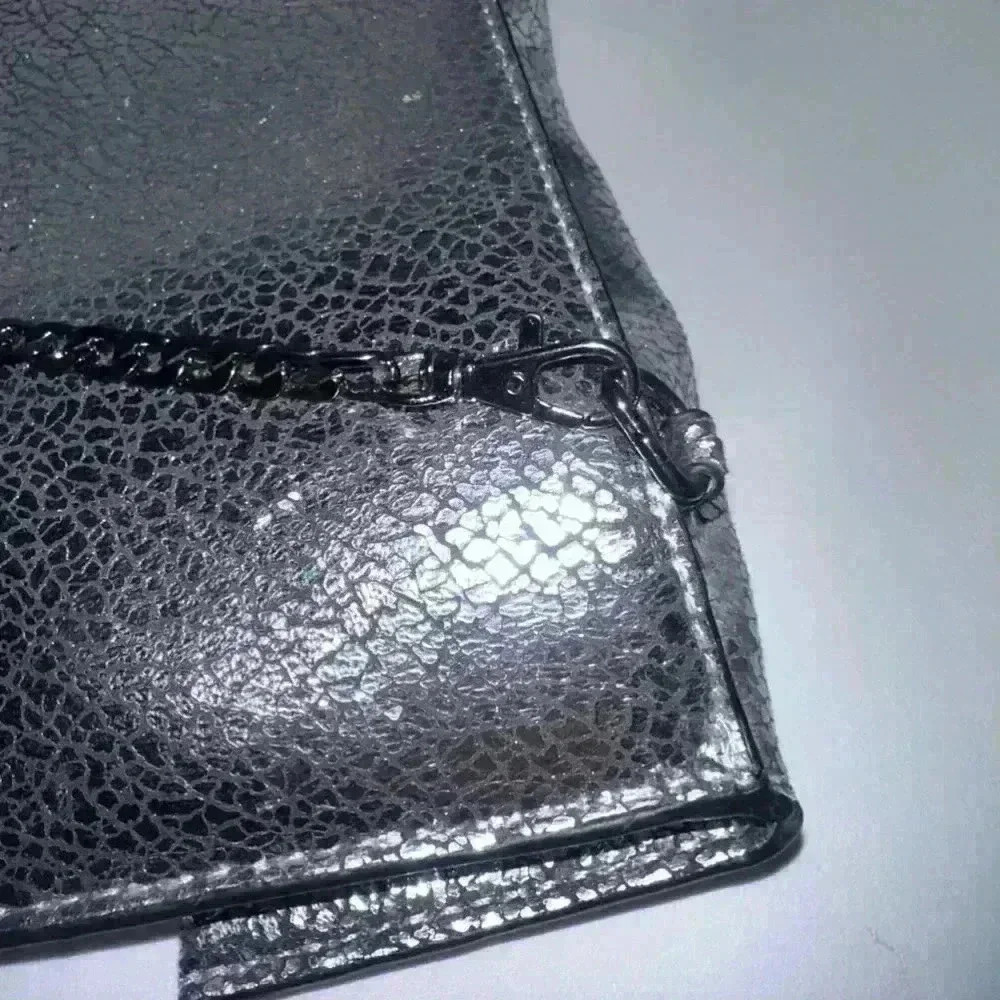 NWT!!! Urban Expressions Clutch/Crossbody/ Silver & Metallic!! - Picture 9 of 10